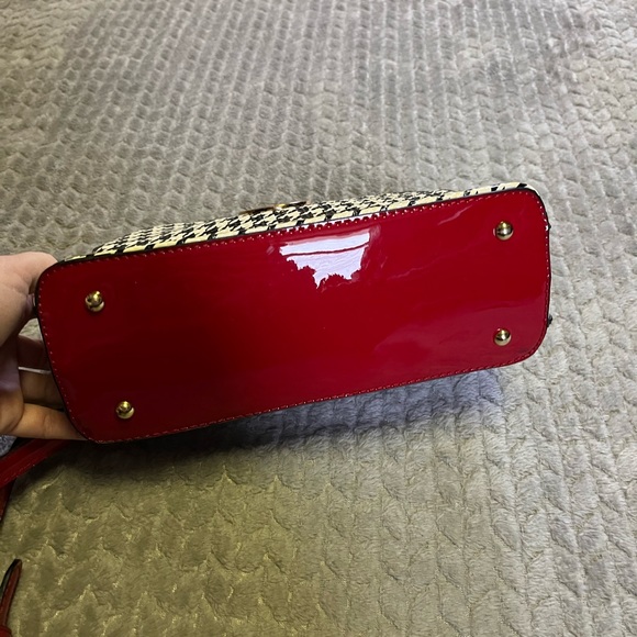 Black and White Houndstooth Crossbody Purse - Picture 3 of 6